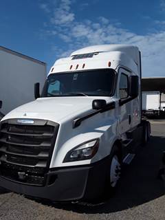 Freightliner PT126064ST Sleeper Semi Truck - 72" Condo Sleeper, 505HP, 12 Speed Automatic