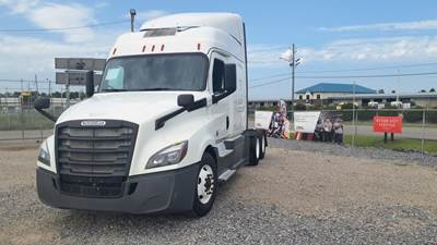 Freightliner PT126064ST Sleeper Semi Truck - 36" Condo Sleeper, 505HP, 12 Speed Automatic