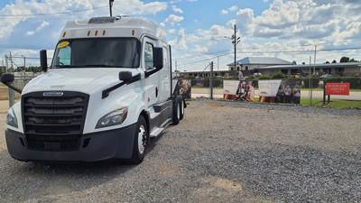 Freightliner PT126064ST Sleeper Semi Truck - 37" Mid Roof Sleeper, 505HP, 12 Speed Automatic