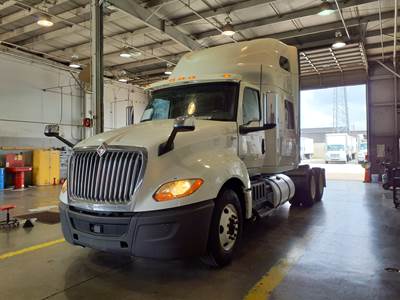 International LT625 Sleeper Semi Truck - 73" Condo Sleeper, 450HP, 10 Speed Manual