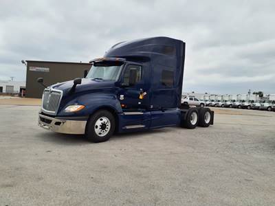 International LT625 Sleeper Semi Truck - 48" Condo Sleeper, 450HP, 10 Speed Automatic