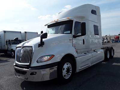 International LT625 Sleeper Semi Truck - 78" Condo Sleeper, 450HP, 10 Speed Automatic