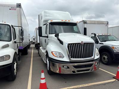 International LT625 Sleeper Semi Truck - 48" Condo Sleeper, 450HP, 10 Speed Automatic