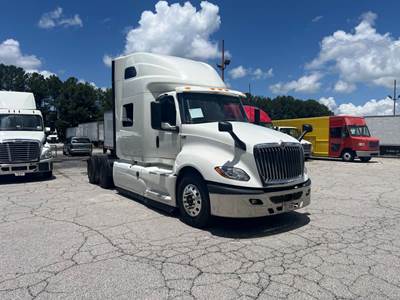 International LT625 Sleeper Semi Truck - 70" Condo Sleeper, 450HP, 12 Speed Automatic