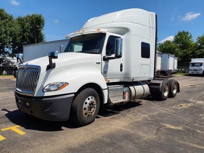 International LT625 Sleeper Semi Truck - 73" Condo Sleeper, 450HP, 10 Speed Manual