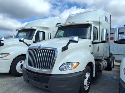 International LT625 Sleeper Semi Truck - 72" Condo Sleeper, 450HP, 10 Speed Manual
