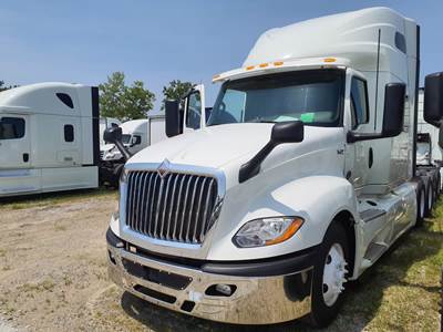 International LT625 Sleeper Semi Truck - 72" Condo Sleeper, 450HP, 10 Speed Automatic