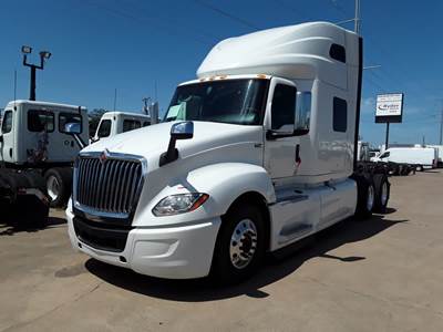 International LT625 Sleeper Semi Truck - 72" Condo Sleeper, 450HP, 12 Speed Automatic