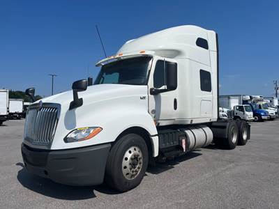 International LT625 Sleeper Semi Truck - 72" Condo Sleeper, 450HP, 10 Speed Manual