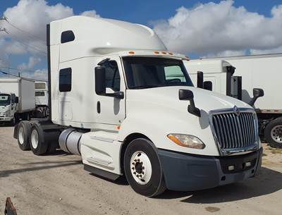 International LT625 Sleeper Semi Truck - 48" Condo Sleeper, 450HP, 10 Speed Automatic