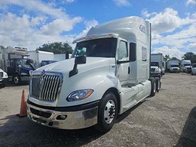 International LT625 Sleeper Semi Truck - 48" Mid Roof Sleeper, 450HP, 12 Speed Automatic