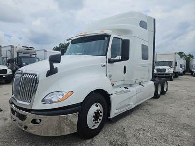 International LT625 Sleeper Semi Truck - 48" Mid Roof Sleeper, 450HP, 10 Speed Automatic