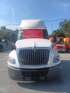 International LT625 Sleeper Semi Truck - 70" Condo Sleeper, 450HP, 10 Speed Automatic