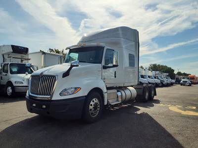 International LT625 Sleeper Semi Truck - 73" Condo Sleeper, 450HP, 10 Speed Manual