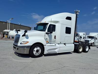 International LT625 Sleeper Semi Truck - 48" Condo Sleeper, 450HP, 12 Speed Automatic