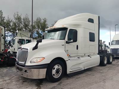 International LT625 Sleeper Semi Truck - 72" Condo Sleeper, 450HP, 12 Speed Automatic