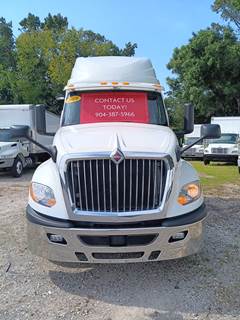 International LT625 Sleeper Semi Truck - 70" Condo Sleeper, 450HP, 10 Speed Automatic