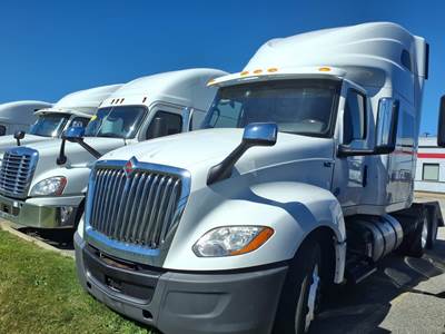 International LT625 Sleeper Semi Truck - 72" Condo Sleeper, 450HP, 10 Speed Manual