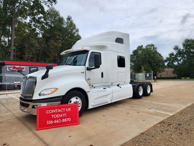 International LT625 Sleeper Semi Truck - 70" Condo Sleeper, 450HP, 12 Speed Automatic