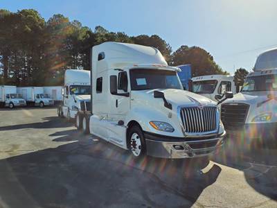 International LT625 Sleeper Semi Truck - 70" Condo Sleeper, 450HP, 12 Speed Automatic