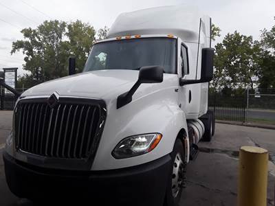 International LT625 Sleeper Semi Truck - 70" Condo Sleeper, 450HP, 10 Speed Automatic