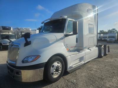 International LT625 Sleeper Semi Truck - 48" Mid Roof Sleeper, 450HP, 10 Speed Automatic