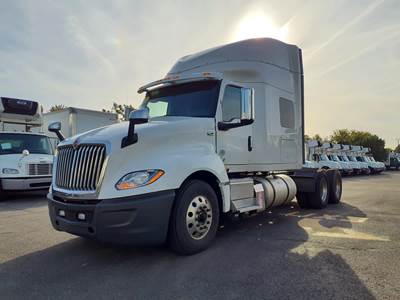 International LT625 Sleeper Semi Truck - 72" None, 450HP, 10 Speed Manual