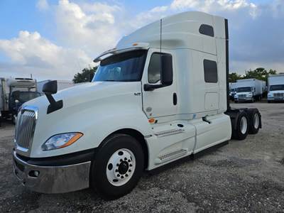 International LT625 Sleeper Semi Truck - 48" Mid Roof Sleeper, 450HP, 12 Speed Automatic
