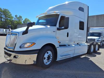 International LT625 Sleeper Semi Truck - 73" Condo Sleeper, 450HP, 10 Speed Automatic