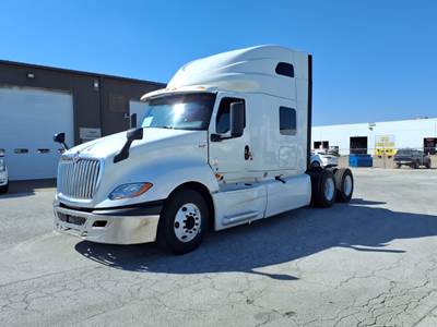 International LT625 Sleeper Semi Truck - 48" Condo Sleeper, 450HP, 12 Speed Automatic