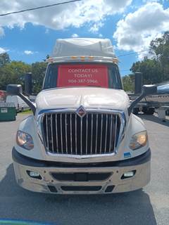 International LT625 Sleeper Semi Truck - 70" Condo Sleeper, 450HP, 12 Speed Automatic