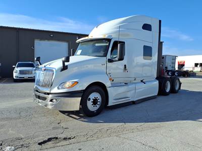International LT625 Sleeper Semi Truck - 48" Condo Sleeper, 450HP, 12 Speed Automatic