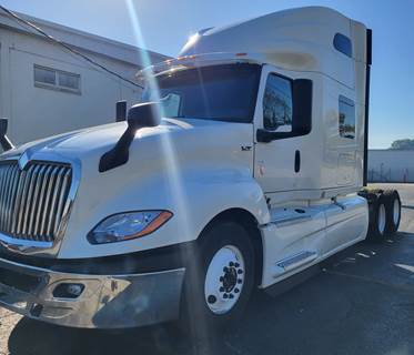 International LT625 Sleeper Semi Truck - 70" Condo Sleeper, 450HP, 12 Speed Automatic