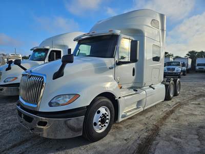 International LT625 Sleeper Semi Truck - 48" Mid Roof Sleeper, 450HP, 12 Speed Automatic
