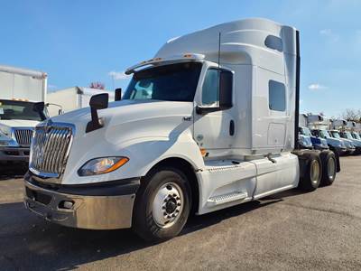 International LT625 Sleeper Semi Truck - 72" Condo Sleeper, 450HP, 12 Speed Automatic