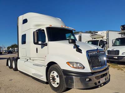 International LT625 Sleeper Semi Truck - 48" Condo Sleeper, 450HP, 12 Speed Automatic