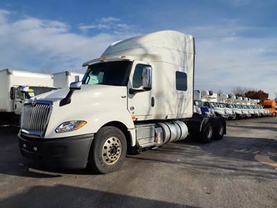 International LT625 Sleeper Semi Truck - 72" Condo Sleeper, 450HP, 10 Speed Manual