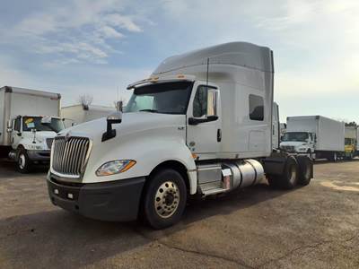 International LT625 Sleeper Semi Truck - 36" Condo Sleeper, 450HP, 10 Speed Manual