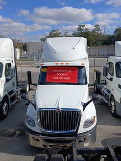 International LT625 Sleeper Semi Truck - 70" Condo Sleeper, 450HP, 12 Speed Automatic