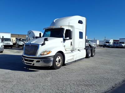International LT625 Sleeper Semi Truck - 48" Condo Sleeper, 450HP, 12 Speed Automatic