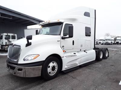International LT625 Sleeper Semi Truck - 70" Condo Sleeper, 450HP, 12 Speed Automatic