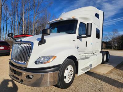 International LT625 Sleeper Semi Truck - 70" Condo Sleeper, 450HP, 12 Speed Automatic