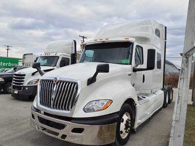 International LT625 Sleeper Semi Truck - 72" Condo Sleeper, 450HP, 12 Speed Automatic