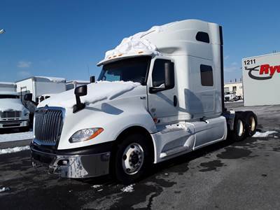 International LT625 Sleeper Semi Truck - 72" Condo Sleeper, 450HP, 12 Speed Automatic