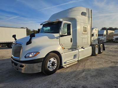 International LT625 Sleeper Semi Truck - 48" Mid Roof Sleeper, 450HP, 12 Speed Automatic