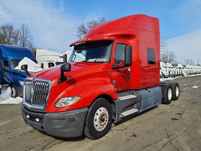International LT625 Sleeper Semi Truck - 73" Mid Roof Sleeper, 450HP, 12 Speed Automatic