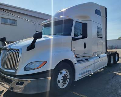 International LT625 Sleeper Semi Truck - 72" Condo Sleeper, 450HP, 12 Speed Automatic