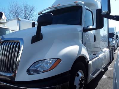 International LT625 Sleeper Semi Truck - 73" Condo Sleeper, 450HP, 12 Speed Automatic