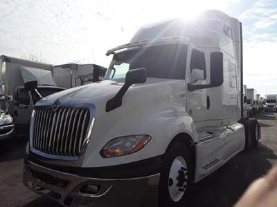 International LT625 Sleeper Semi Truck - 73" Condo Sleeper, 450HP, 12 Speed Automatic