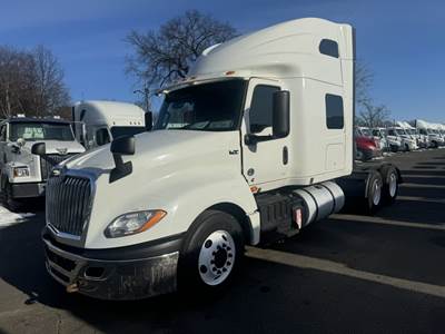 International LT625 Sleeper Semi Truck - 73" Condo Sleeper, 450HP, 10 Speed Automatic